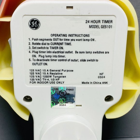 GE 24 Hour Outlet Timer Model GE5101 With Santa Face Cover - Picture 4 of 7